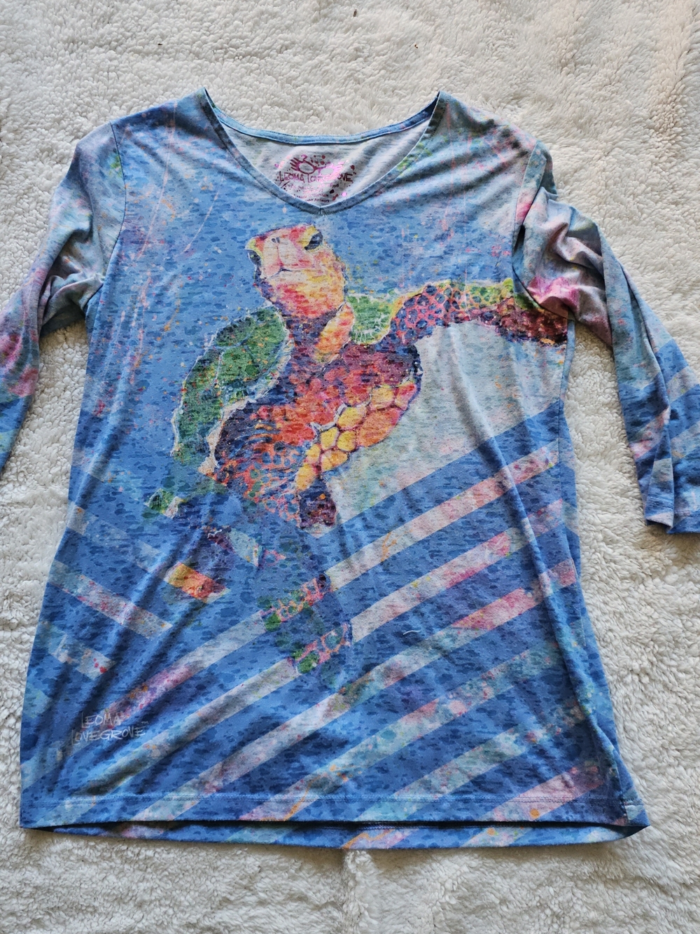 Sea Turtle V-Neck Tee in Sky Blue Leoma Lovegrove S 3/4 sleeve Top Guc